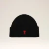 Gorro de lana negro con Ami de Coeur en contraste Gorro de lana negro con Ami de Coeur en contraste