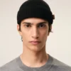 Gorro de lana negro con etiqueta de cuero «Ami»