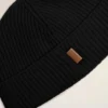Gorro de lana negro con etiqueta de cuero «Ami»