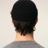 Gorro de lana negro con etiqueta de cuero «Ami»