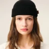 Gorro de lana negro con etiqueta de cuero «Ami»