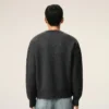 Jersey de cuello redondo de lana gris con Ami de Coeur en contraste Jersey de cuello redondo de lana gris con Ami de Coeur en contraste