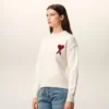 Jersey de cuello redondo de lana natural con Ami de Coeur en contraste Jersey de cuello redondo de lana natural con Ami de Coeur en contraste