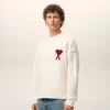 Jersey de cuello redondo de lana natural con Ami de Coeur en contraste Jersey de cuello redondo de lana natural con Ami de Coeur en contraste