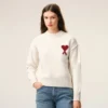 Jersey de cuello redondo de lana natural con Ami de Coeur en contraste Jersey de cuello redondo de lana natural con Ami de Coeur en contraste