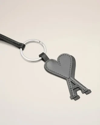 Llavero Ami de Coeur de cuero negro