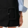 Minivestido negro de lana nueva con cinturón Minivestido negro de lana nueva con cinturón