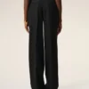 Pantalones anchos de cintura baja de lana virgen negra Pantalones anchos de cintura baja de lana virgen negra