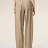Pantalones con cinturón envuelto de algodón beige Pantalones con cinturón envuelto de algodón beige