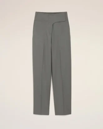 Pantalones cruzados con cinturón de lana virgen gris