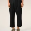 Pantalones oversize de corte zanahoria de algodón negro