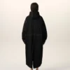 Parka larga de nailon negro