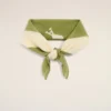 Pañuelo de algodón verde con estampado Ami de Coeur