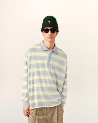 Polo de algodón con tiras en gris y amarillo