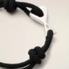 Pulsera Ami de Coeur de cordón negro y latón plateado