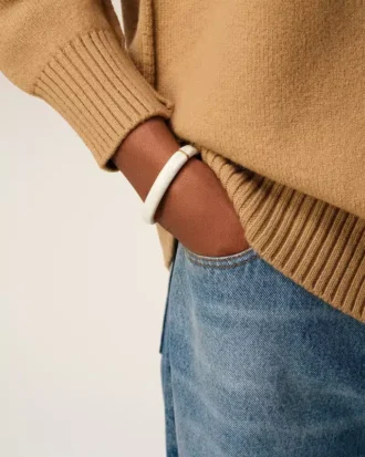 Pulsera de latón blanco martillado lacado