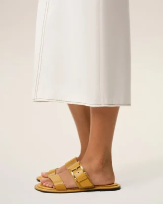Sandalias con hebilla de piel de vaca amarilla Sandalias con hebilla de piel de vaca amarilla