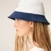 Sombrero Ami Paris de algodón azul y blanco