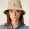 Sombrero de pescador Ami de Coeur de algodón beige Sombrero de pescador Ami de Coeur de algodón beige