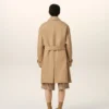 Trench de sarga de algodón repelente al agua en color beige con cinturón Trench de sarga de algodón repelente al agua en color beige con cinturón