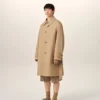 Trench de sarga de algodón repelente al agua en color beige con cinturón Trench de sarga de algodón repelente al agua en color beige con cinturón