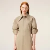 Vestido camisero entallado de algodón beige