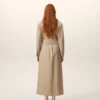 Vestido camisero entallado de algodón beige