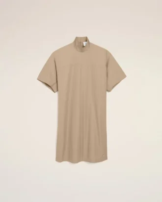 Vestido de algodón beige con cuello mao y botones