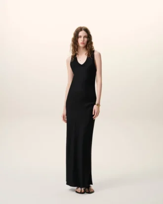 Vestido largo sin mangas de satén negro