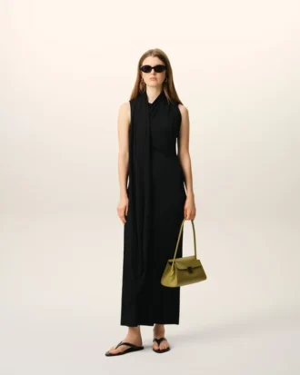 Vestido largo tipo lavallière de jersey negro
