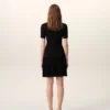 Vestido mini con godets de punto negro