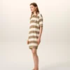 Vestido polo de algodón blanco y marrón Parche «Ami de Coeur Polo» Vestido polo de algodón blanco y marrón Parche «Ami de Coeur Polo»
