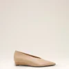 Zapatos de salón con cuña y punta afilada de piel de cordero beige Zapatos de salón con cuña y punta afilada de piel de cordero beige