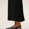 Zapatos de tacón con punta afilada de piel de cordero negra Zapatos de tacón con punta afilada de piel de cordero negra