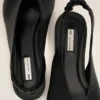 Zapatos de tacón con punta afilada de piel de cordero negra Zapatos de tacón con punta afilada de piel de cordero negra