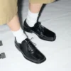Zapatos derby de piel de vaca negra Zapatos derby de piel de vaca negra